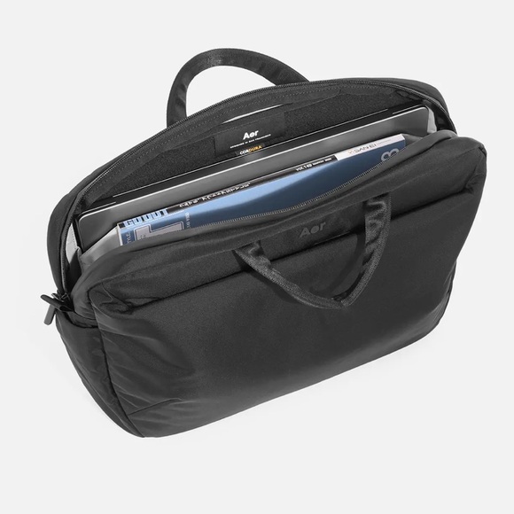 aerie Other - Aer Pro Brief Tech Shoulder Bag
